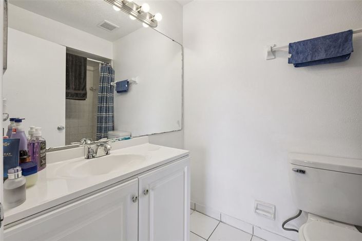 Image No.18-2 Bed Townhouse for sale
