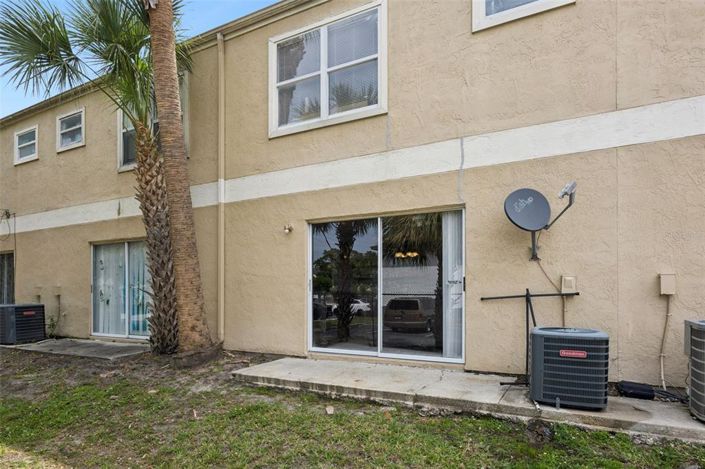 Image No.19-2 Bed Townhouse for sale