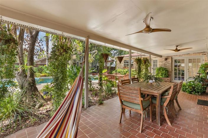 Image No.2-4 Bed House for sale