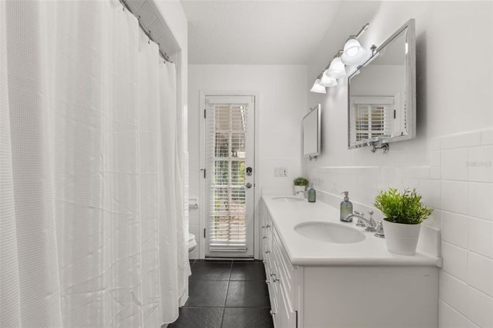 Image No.25-4 Bed House for sale