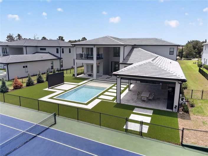 Image No.8-5 Bed House for sale