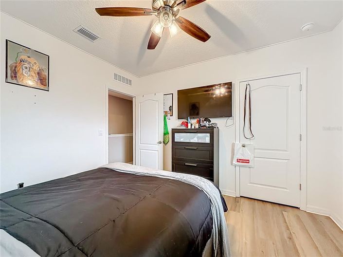 Image No.40-5 Bed House for sale