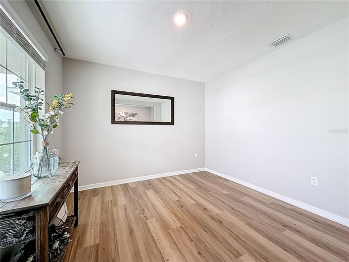 Image No.7-5 Bed House for sale