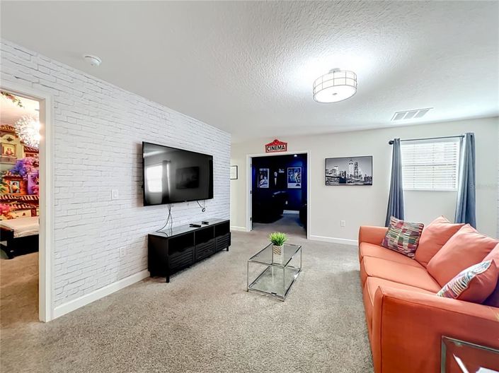 Image No.48-8 Bed House for sale