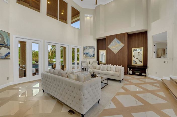 Image No.13-7 Bed House for sale