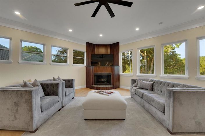 Image No.30-7 Bed House for sale