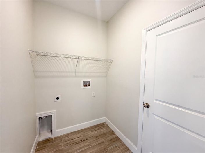 Image No.17-4 Bed House for sale