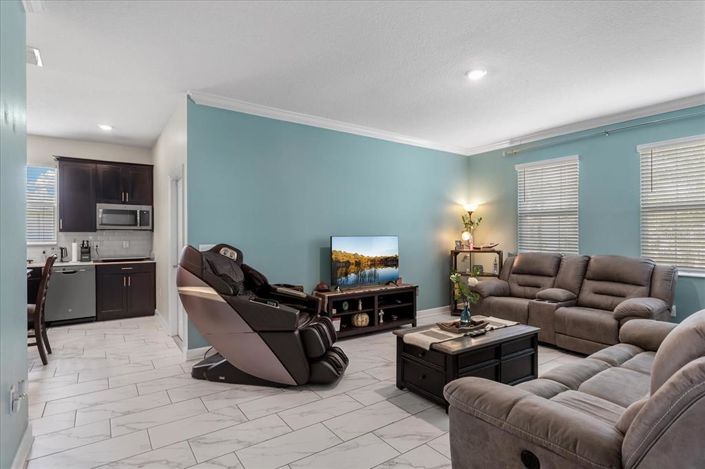 Image No.33-6 Bed House for sale