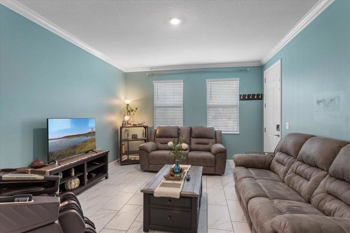 Image No.34-6 Bed House for sale