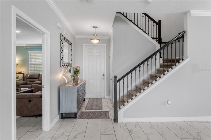 Image No.6-6 Bed House for sale