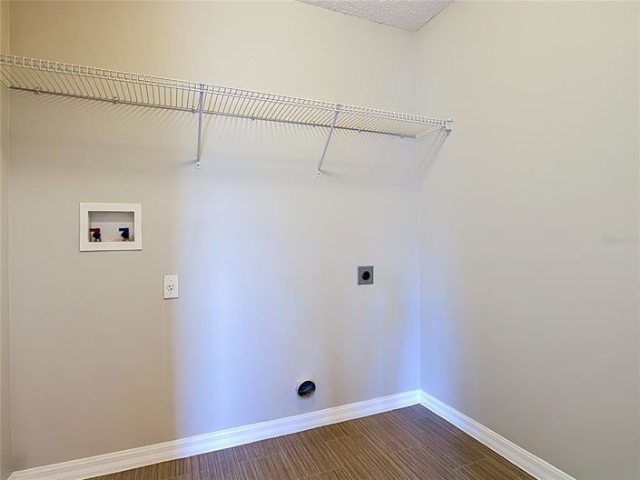 Image No.25-4 Bed House for sale