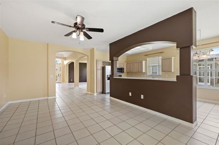 Image No.8-4 Bed House for sale