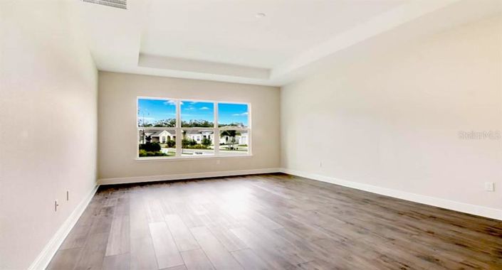 Image No.11-3 Bed House for sale