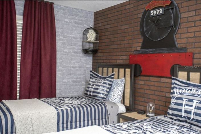 Image No.36-5 Bed Townhouse for sale