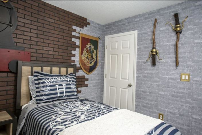 Image No.38-5 Bed Townhouse for sale
