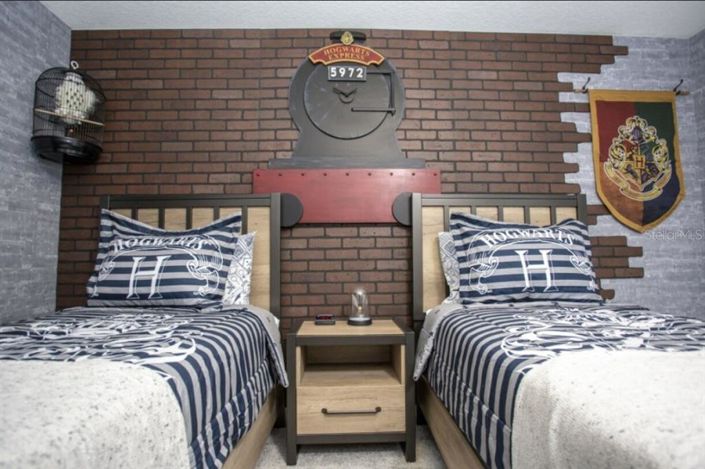 Image No.39-5 Bed Townhouse for sale