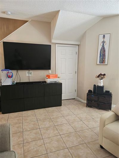 Image No.11-3 Bed Townhouse for sale