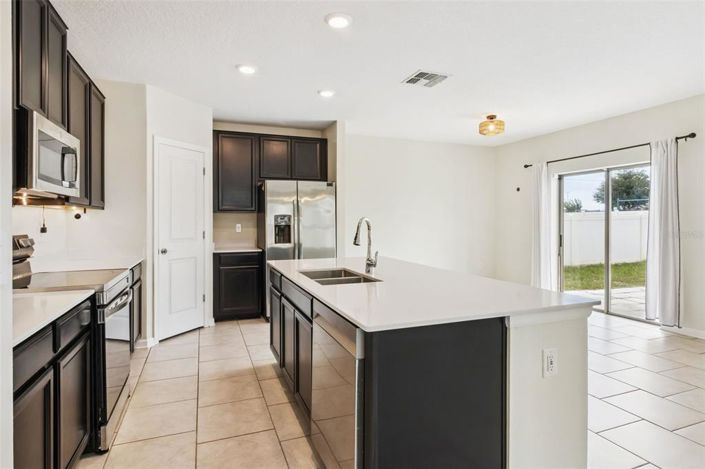 Image No.4-4 Bed House for sale