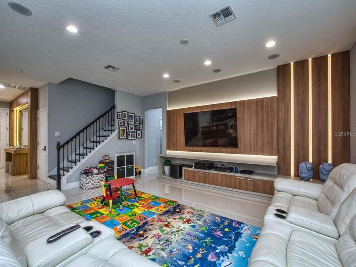 Image No.12-4 Bed House for sale