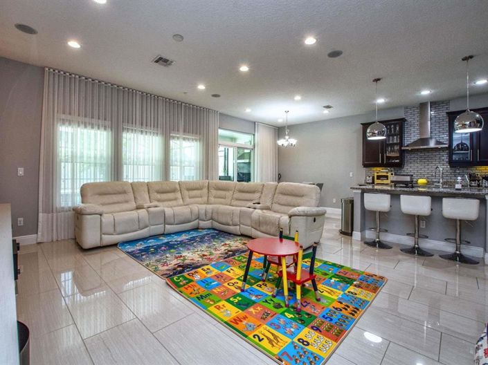 Image No.14-4 Bed House for sale