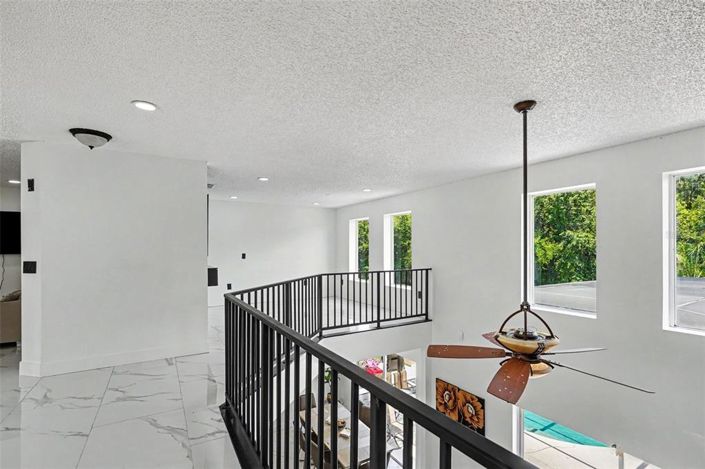 Image No.16-6 Bed House for sale