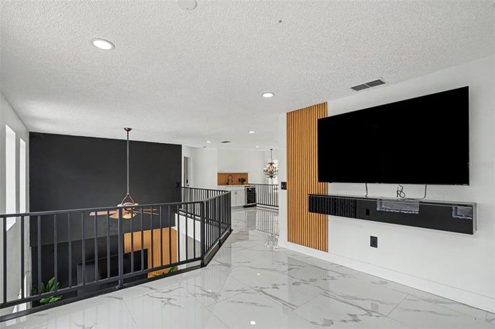 Image No.17-6 Bed House for sale