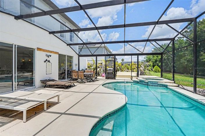 Image No.34-6 Bed House for sale