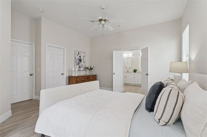 Image No.25-4 Bed House for sale