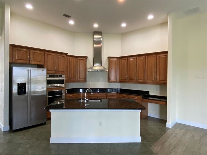 Image No.16-4 Bed House for sale