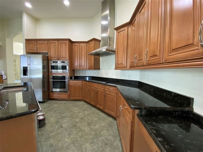 Image No.18-4 Bed House for sale