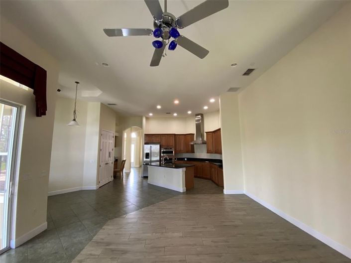 Image No.21-4 Bed House for sale