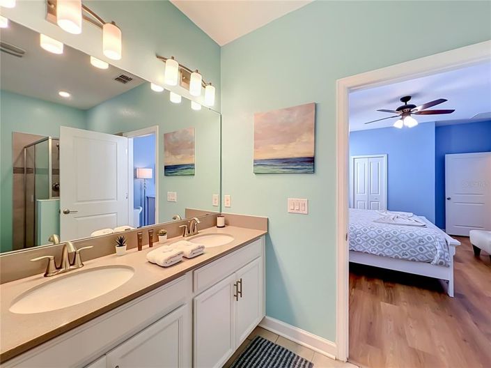 Image No.30-8 Bed House for sale