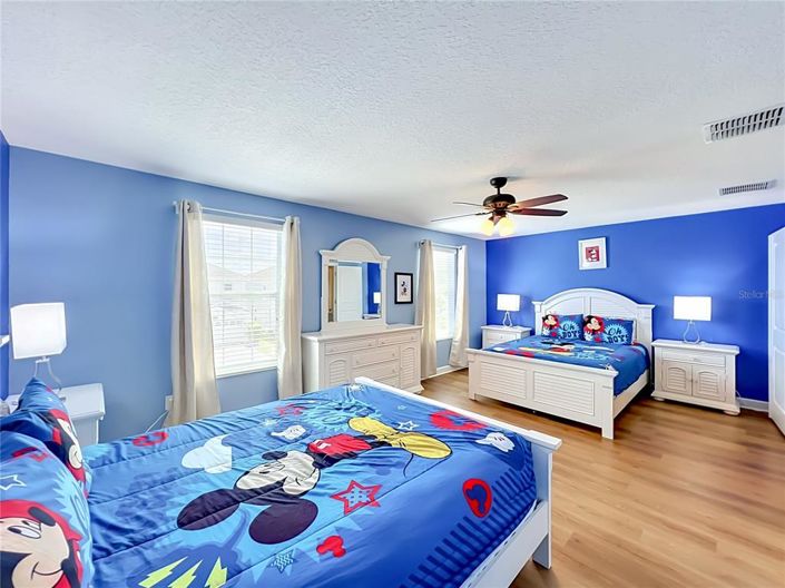 Image No.42-8 Bed House for sale
