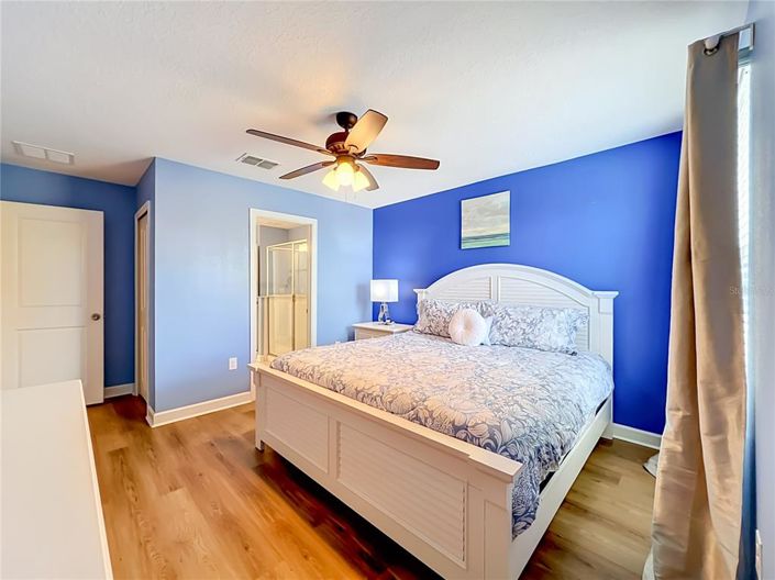 Image No.54-8 Bed House for sale