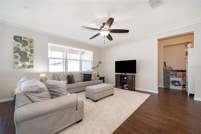 Image No.10-4 Bed House for sale