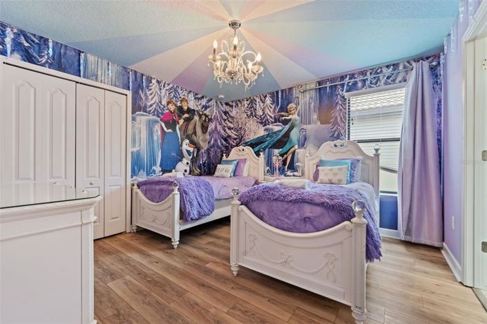 Image No.27-8 Bed House for sale