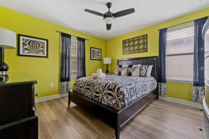 Image No.32-8 Bed House for sale