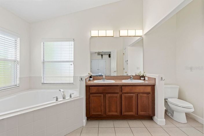Image No.24-4 Bed House for sale