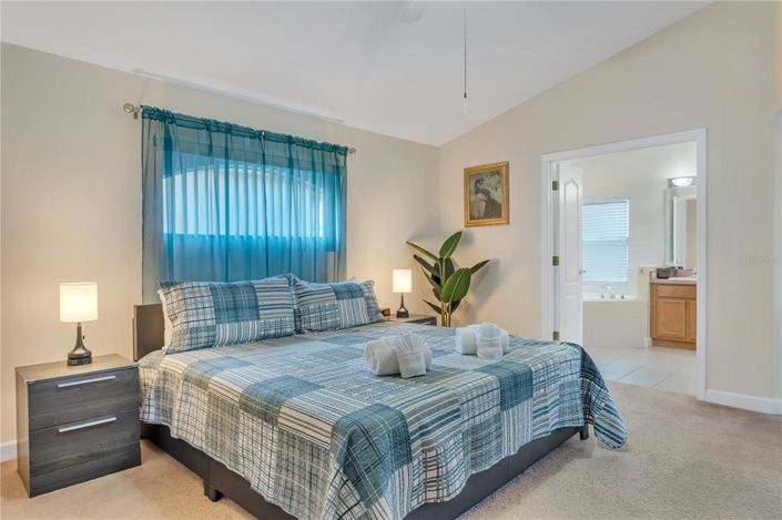 Image No.25-4 Bed House for sale