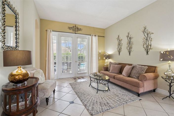 Image No.6-5 Bed House for sale