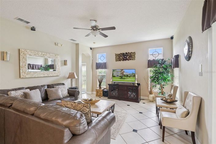 Image No.7-5 Bed House for sale