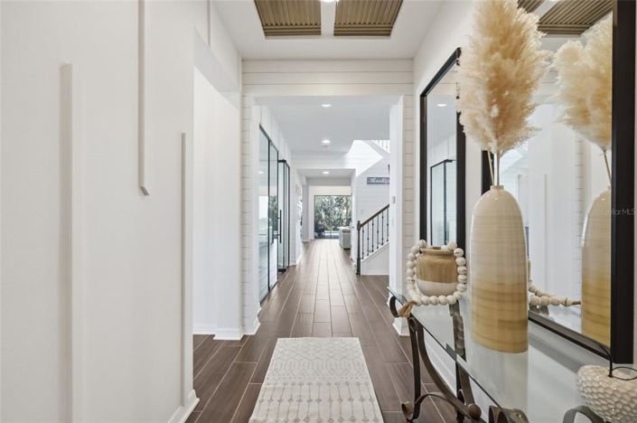 Image No.6-5 Bed House for sale