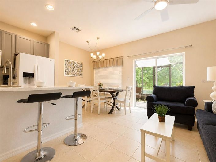 Image No.11-4 Bed Townhouse for sale