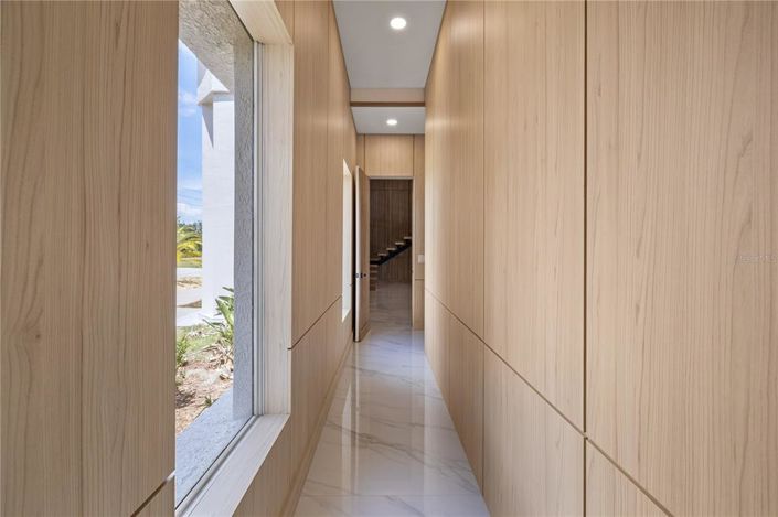 Image No.13-5 Bed House for sale