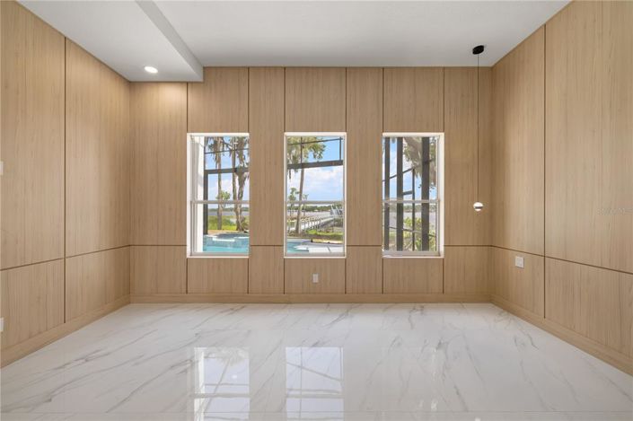Image No.26-5 Bed House for sale