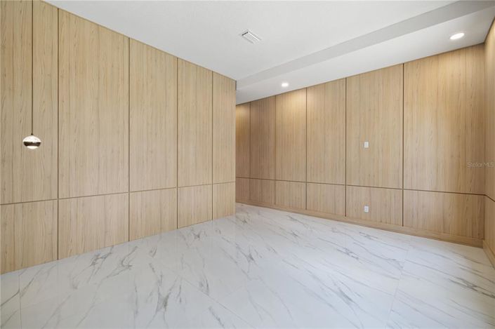 Image No.27-5 Bed House for sale