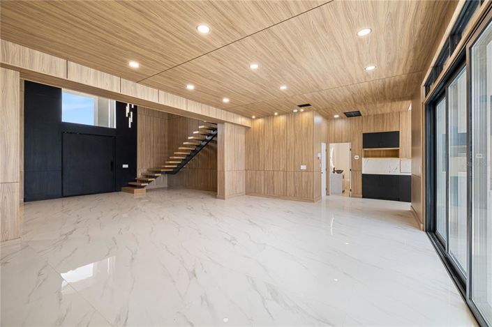 Image No.31-5 Bed House for sale
