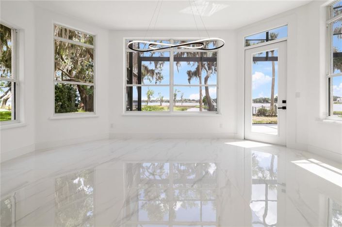 Image No.46-5 Bed House for sale