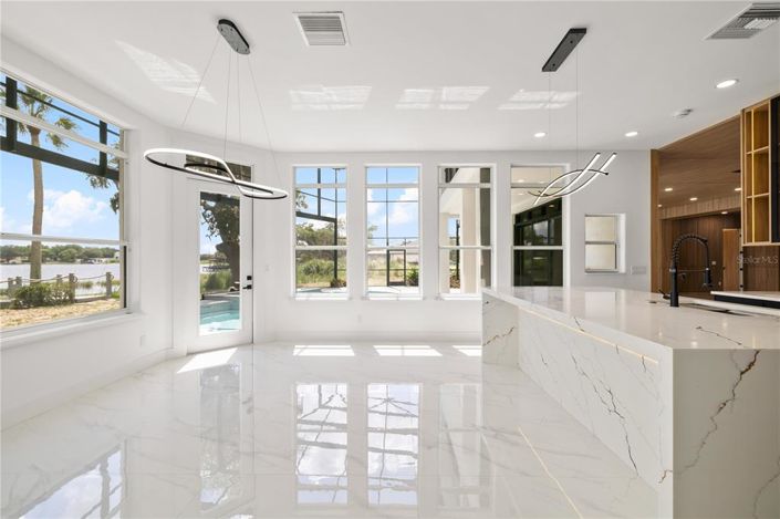 Image No.48-5 Bed House for sale