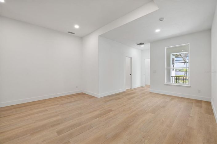 Image No.54-5 Bed House for sale